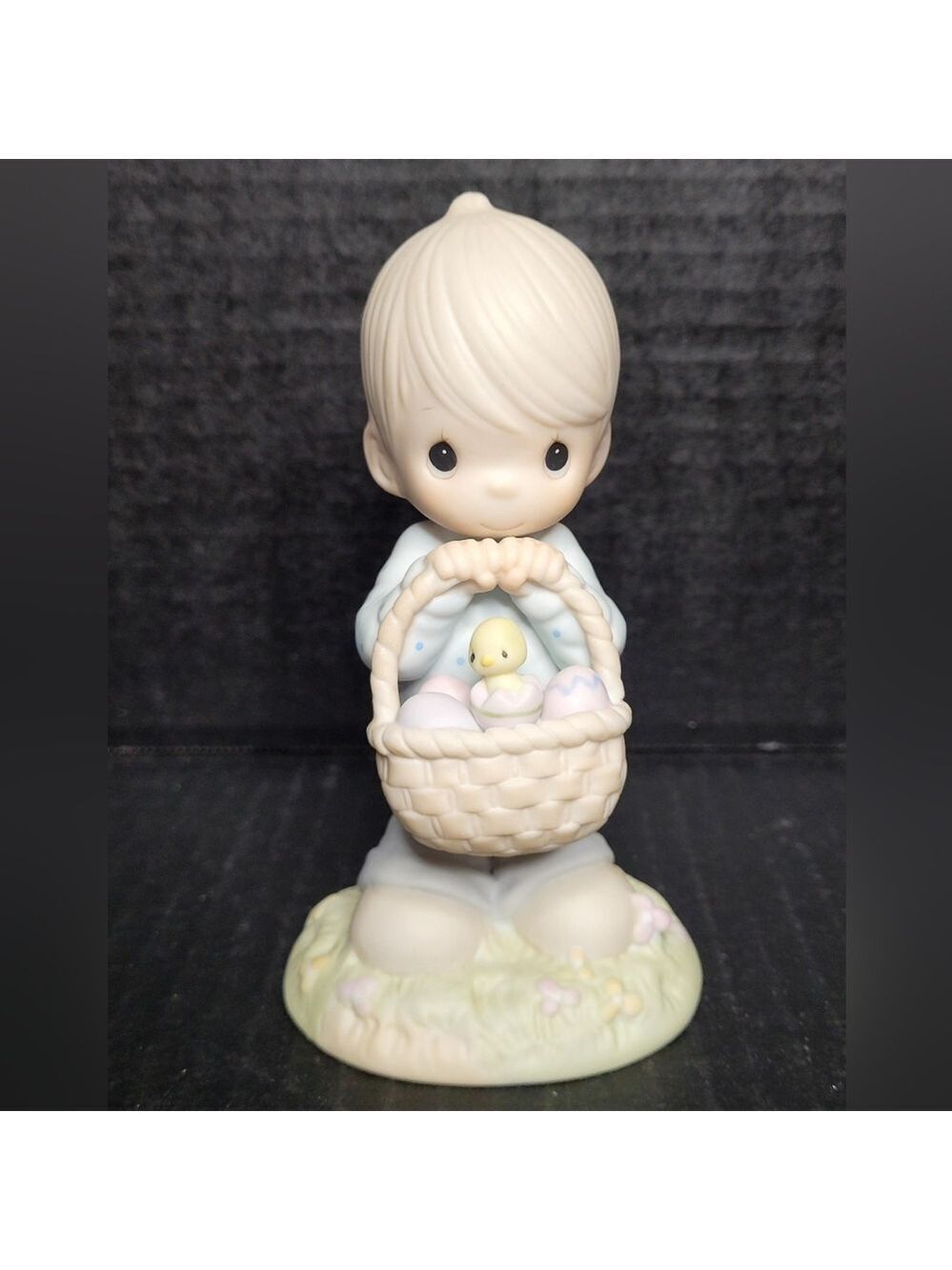1987 Precious Moments Wishing You A  Basket Full of Blessings #109924